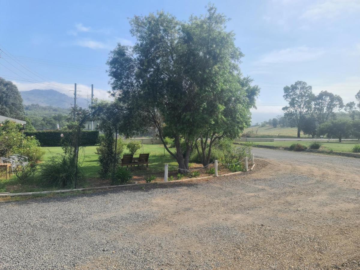 Valley View Motel Murrurundi エクステリア 写真